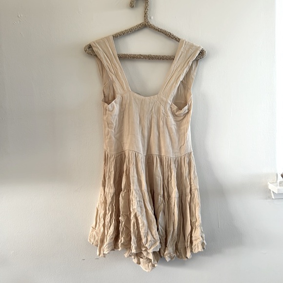 Vanessa Mooney Elisabeth Romper Dress Small
* Rayon, viscose
* Button front - Picture 5 of 5